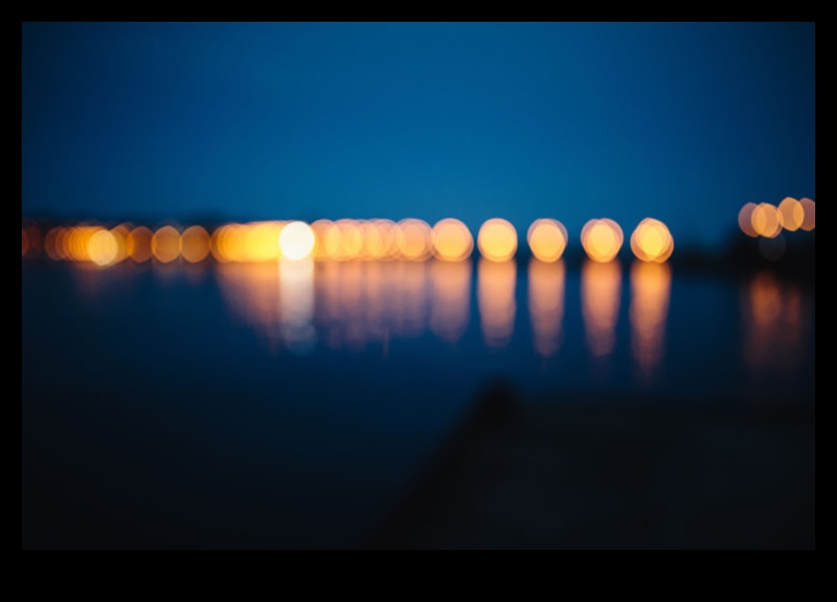 Luminile orașului reflectate în apele urbane 3 Reflecții nocturne: lumini ale orașului pe apele urbane