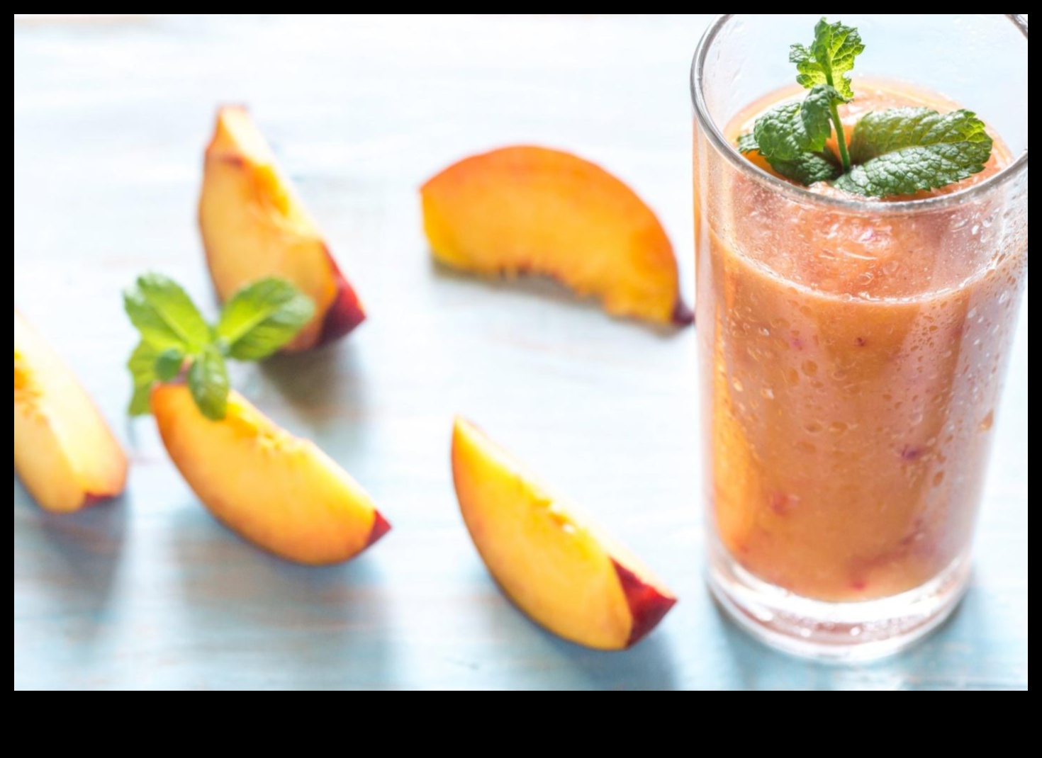Senzație de hidratare Un smoothie pentru fiecare sete 3 Senzație de hidratare: potoliți-vă setea cu smoothie-uri răcoritoare