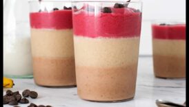 Dragoste în straturi: Prezentarea artei smoothie-urilor de fructe perfect stratificate