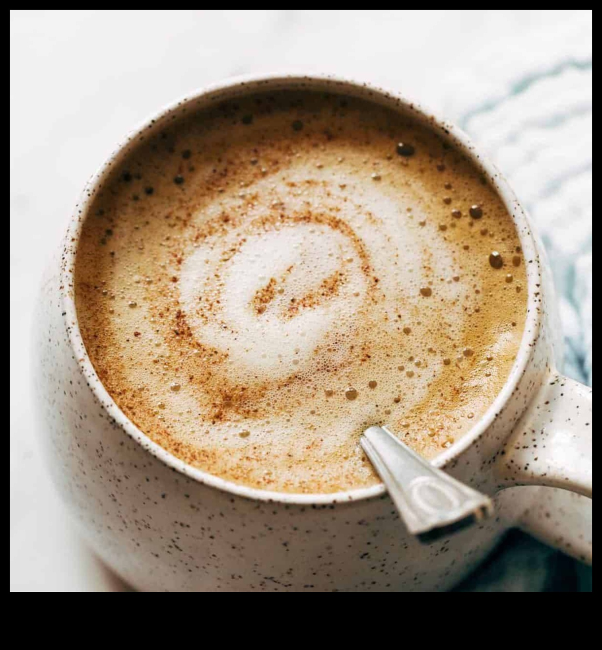 Morning Joy Un lapte de ovăz cremos și pur, care este perfect pentru ceașca ta de cafea de dimineață 1 Bucuria dimineții: Sorbiți din lapte de ovăz cremos și pur